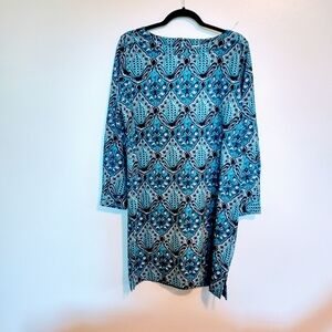 Loft blue Paisley shift dress size petite medium.  Long sleeves keyhole cutout i